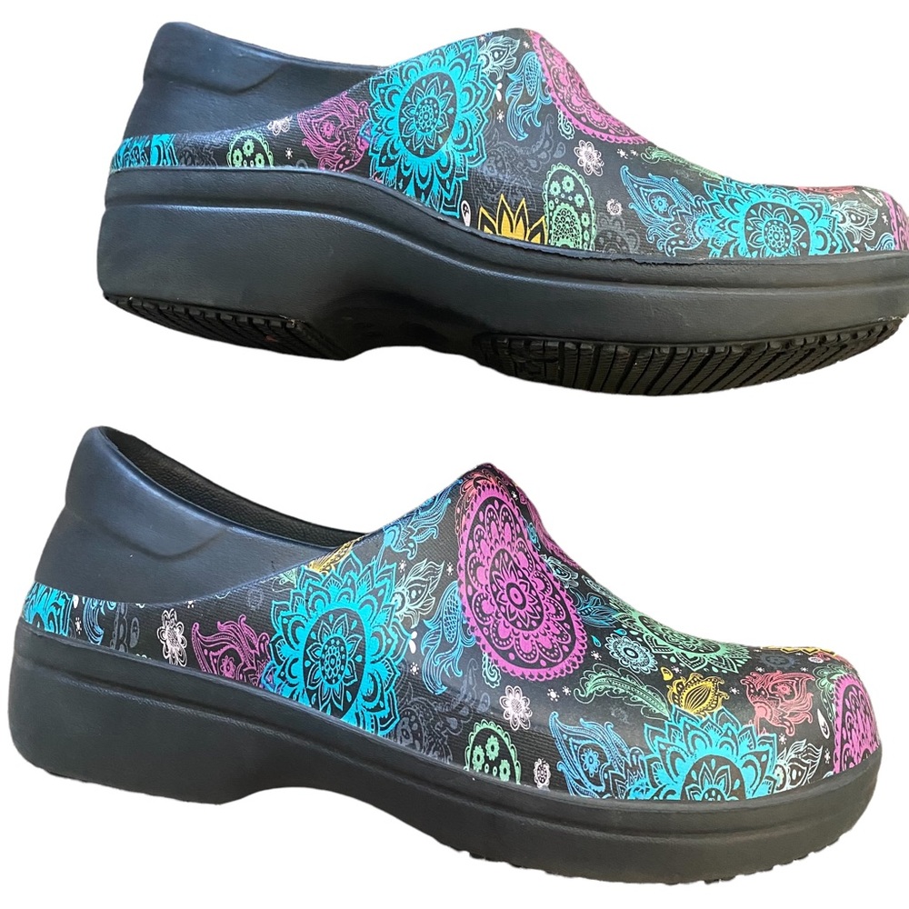 Crocs Colorful Sunburst Neria Pro II Work Shoes 7 - Picture 2 of 9
